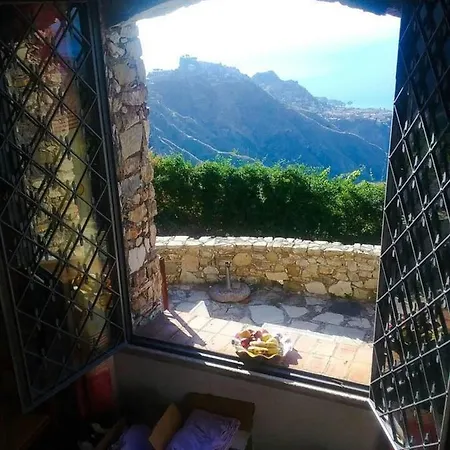 Captivating 1-bed House Hébergement de vacances